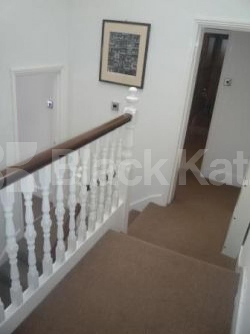 			NEW INSTRUCTION!, 2 Bedroom, 1 bath, 1 reception Flat			 Tetherdown, MUSWELL HILL N10